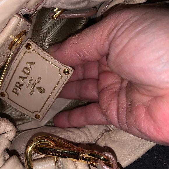 ❤️PRADA BAGS❤️ - Picture 7 of 16